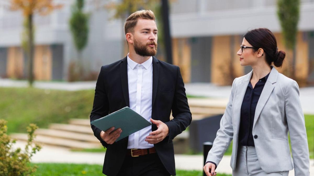 The Difference Between Real Estate Mentors and Coaches