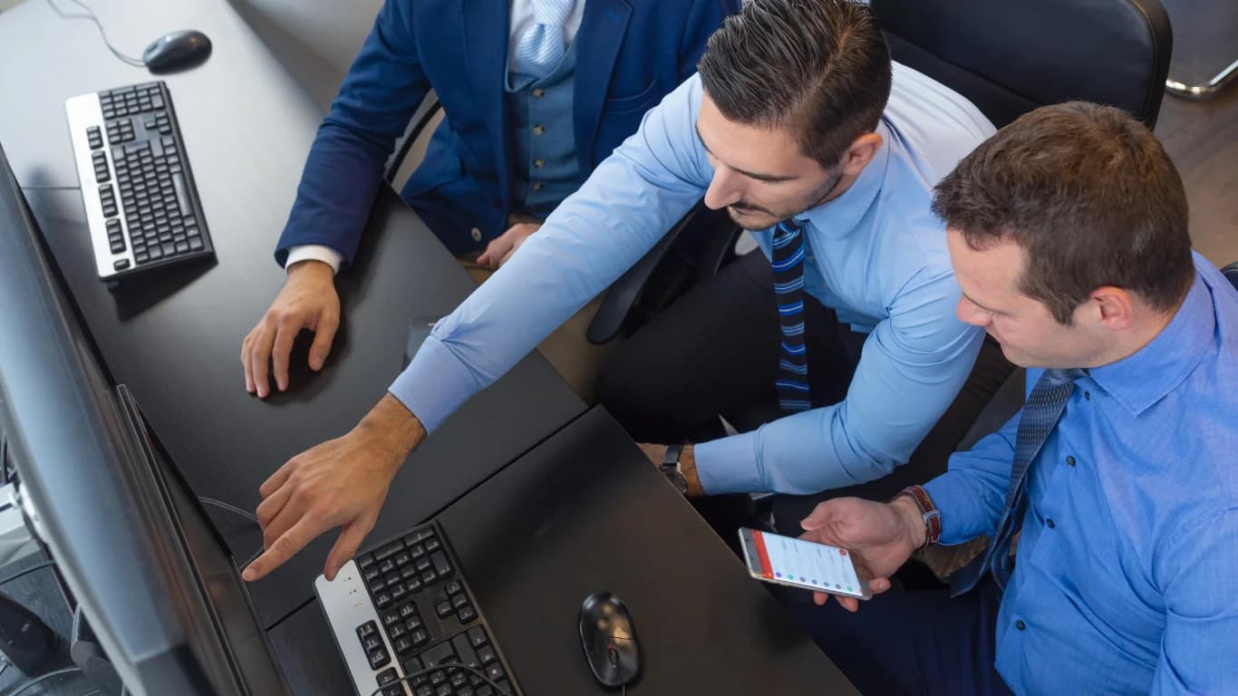 What Is Insider Trading And How It Works (Famous Cases)