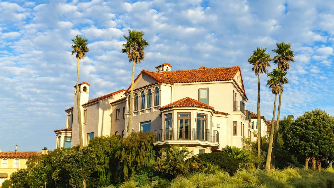 High-Net-Worth Investors Are Targeting Maui Real Estate Despite Market Volatility
