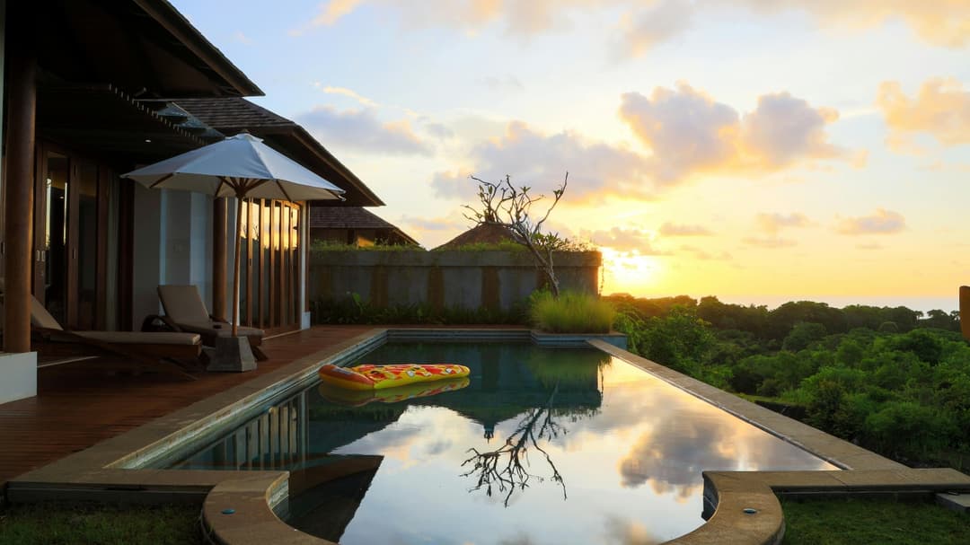 Sotheby's International Realty Review