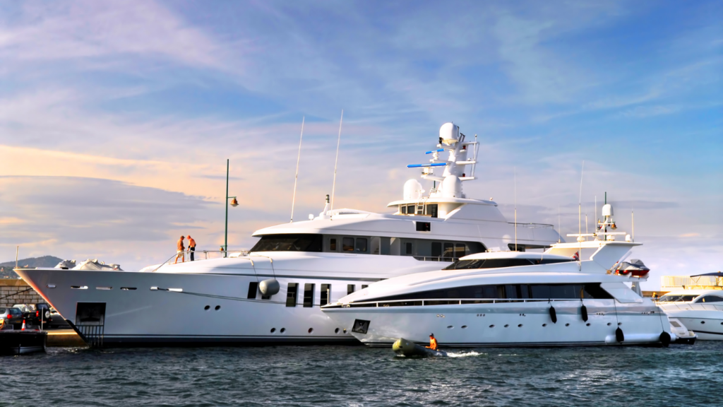 Benefits of Buying a Boat from Charter Companies