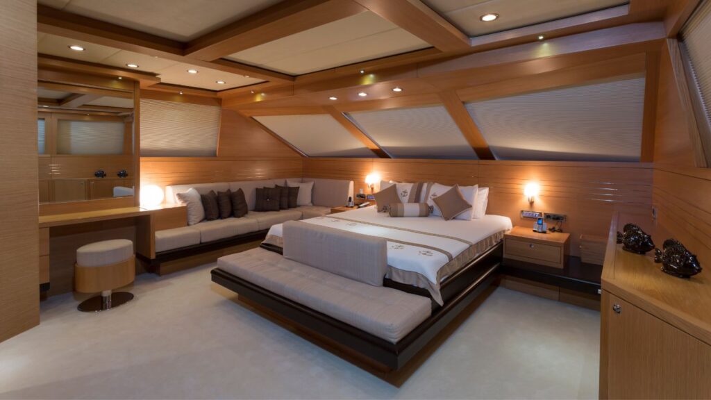 Aqua Luna Yacht