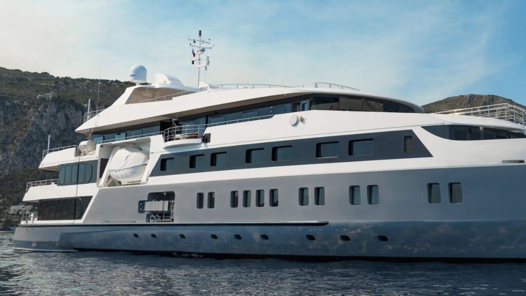 Serenity Star Yacht