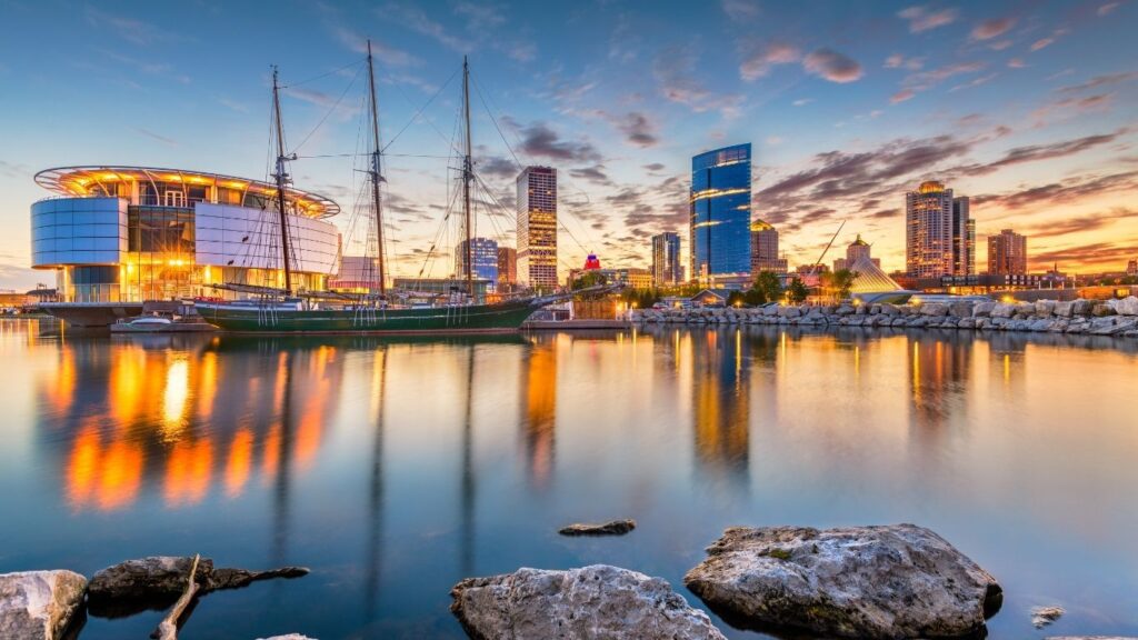Milwaukee harbor with beautiful building and ships