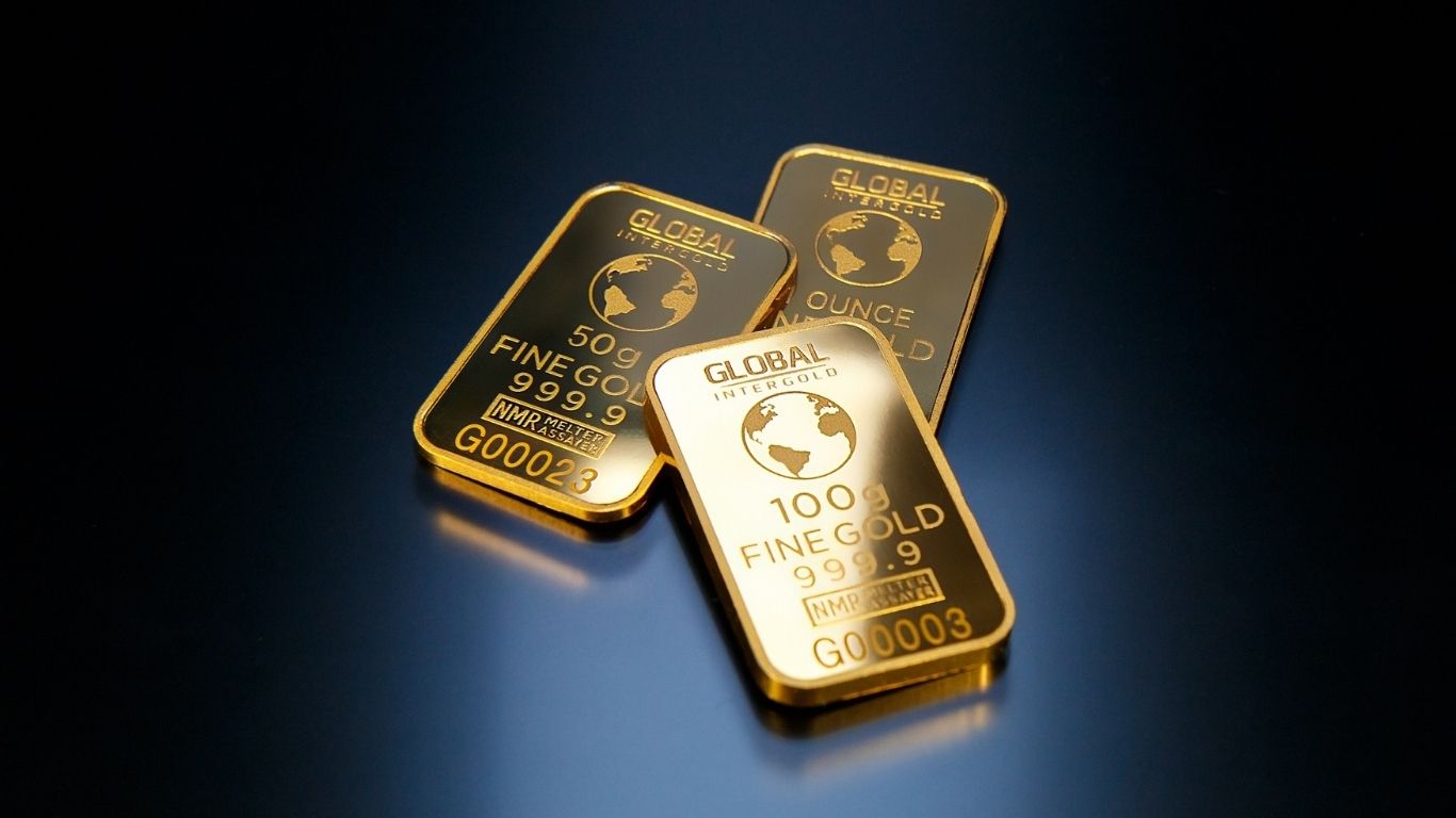 gold vs real estate in 2025 as investment
