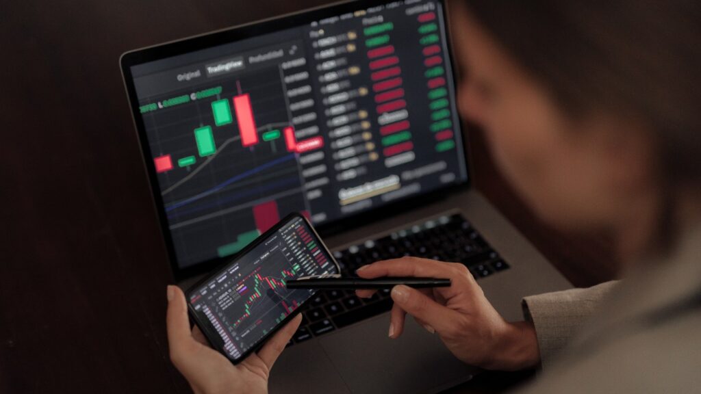 Index Funds vs Mutual Funds 2025