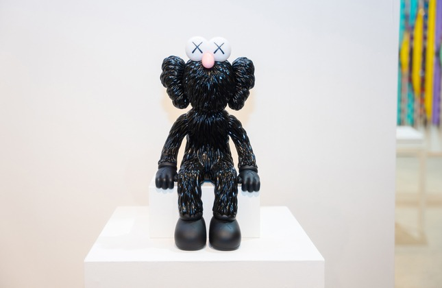 KAWS, Seeing Black (BFF Lamp), 2020